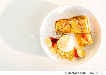Sweet dessert french toast and ice cream 36760133