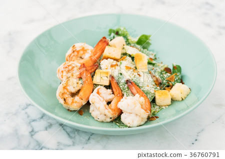 Caesar salad with shrimp or prawn Caesar salad with shrimp or prawn 36760791