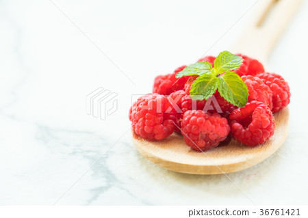 Red rasberries fruit Red rasberries fruit 36761421