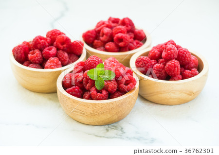 Red rasberries fruit 36762301