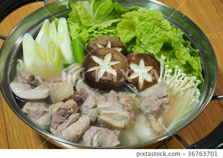 水裡煮熟 水裡煮熟 36763701