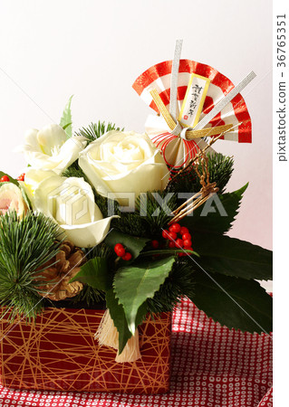 New Year's Flower Arrangement 36765351
