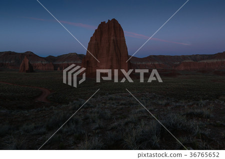 Rock in Monument Valley in the evening Rock in Monument Valley in the evening 36765652