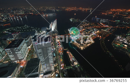 橫濱的城市景觀和夜景(橫濱港和城市景觀的視圖) 橫濱的城市景觀和夜景(橫濱港和城市景觀的視圖) 36769255