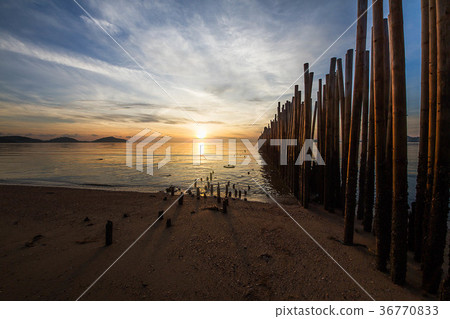 Beautiful sunrise at the beach Beautiful sunrise at the beach 36770833