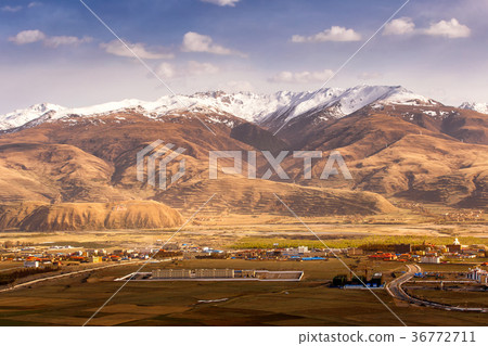 Beautiful landscape snow mountain Beautiful landscape snow mountain 36772711