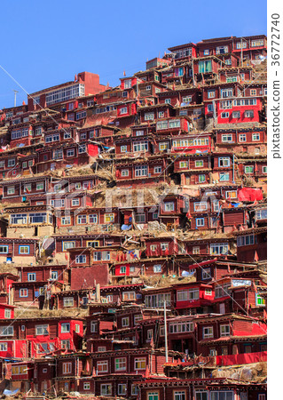 Top view monastery at Larung gar 36772740