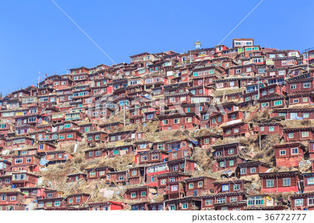 Top view monastery at Larung gar 36772777