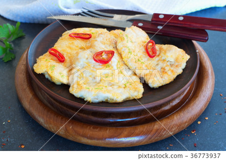 Turkey schnitzel with rice 36773937