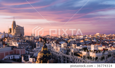 Madrid cityscape 36774314