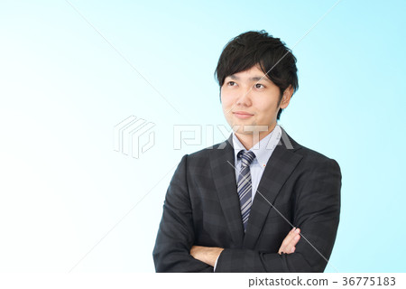 Smiling businessman 36775183