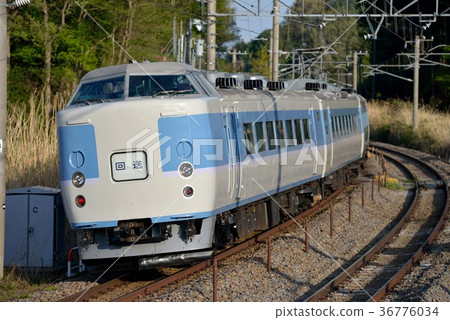 189 series M50 formation transit train 36776034