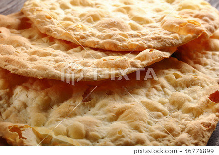 tasty yeast free crispy vegan flatbread 36776899