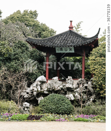 Beautiful Chinese gardens 36778139