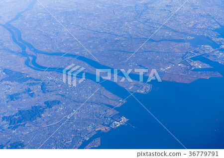 從伊勢灣上面的木曾三河河口鳥瞰圖 36779791