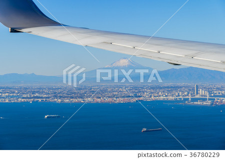 富士山鳥瞰圖從東京灣上的 36780229