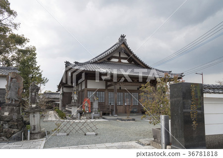 The main hall of Hokudateyama Lighting Temple (Yanagawa City, Fukuoka Prefecture) The main hall of Hokudateyama Lighting Temple (Yanagawa City, Fukuoka Prefecture) 36781818