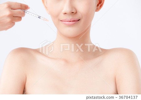 Beautiful woman on isolated White background 36784137