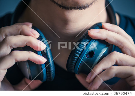 Man with headphones 36790474