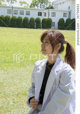 白大褂的女人(日本經濟大學) 白大褂的女人(日本經濟大學) 36790692