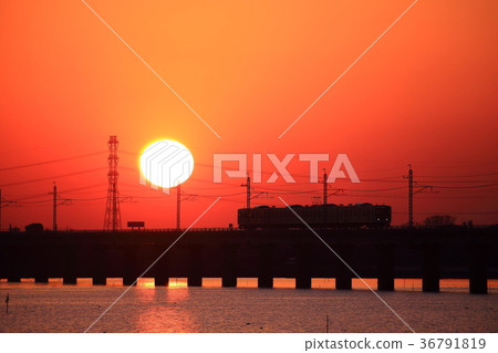 Kitaura在晚上 36791819