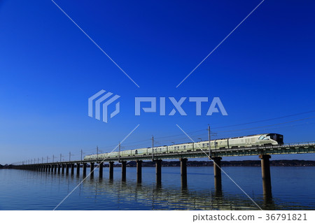 Blue sky and Shikishima 36791821