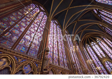 Sainte-Chapelle彩色玻璃 36792420