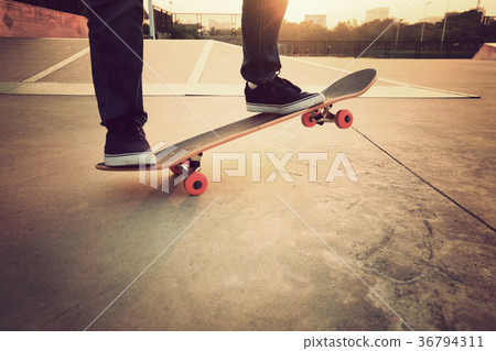 skateboarder legs skateboarding on skatepark skateboarder legs skateboarding on skatepark 36794311