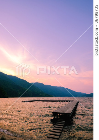 Lake Kiso / evening scene (spring) Lake Kiso / evening scene (spring) 36798735