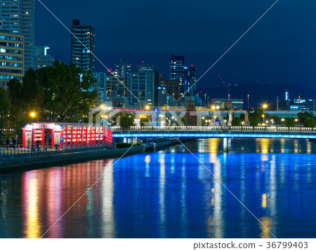 Mizuto osaka lighted up Kashiwa wooden bridge seen from Yodoyabashi 36799403