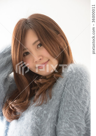 長頭髮的女人 長頭髮的女人 36800011