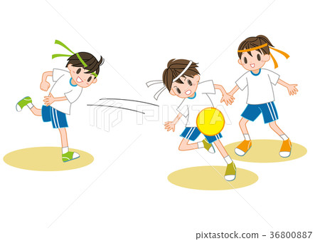 孩子們玩躲避球 孩子們玩躲避球 36800887