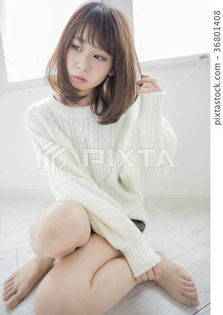 Straight Bob style woman Straight Bob style woman 36801408