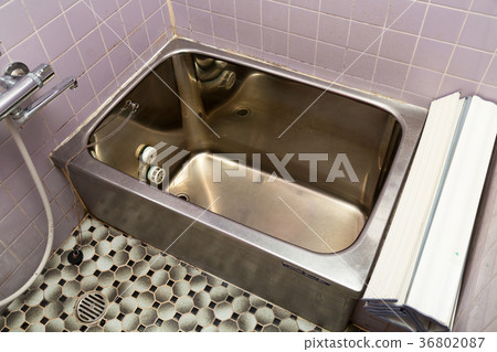 A bathtub A bathtub 36802087