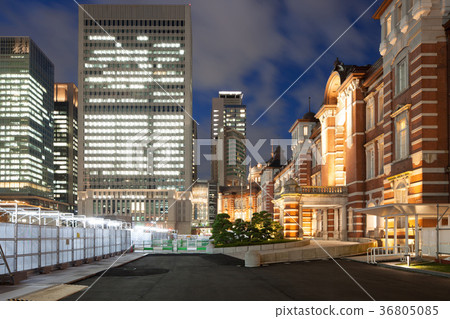 Marunouchi東京站內的夜景 36805085