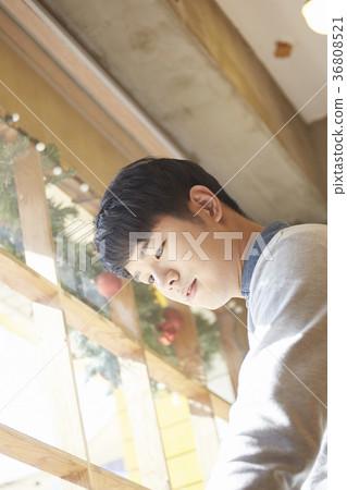 Young man, college student, life 36808521