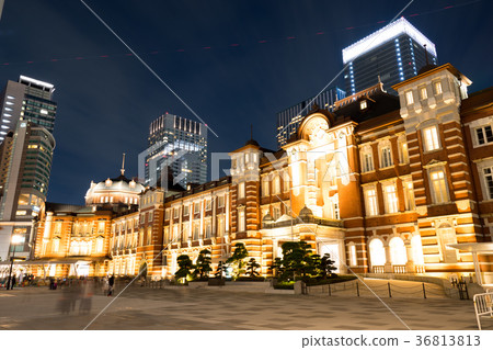 Night view of Tokyo Station 36813813