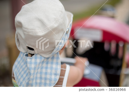 mini sl, younger, amusement park 36816966