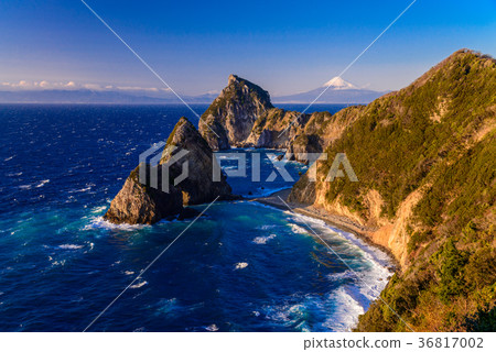 Nishiizusennukimon and Mt. Fuji (Shizuoka Prefecture) 36817002