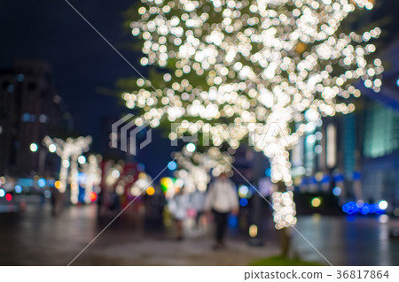 Defocused city street Defocused city street 36817864