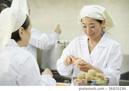 午餐做飯 36820186