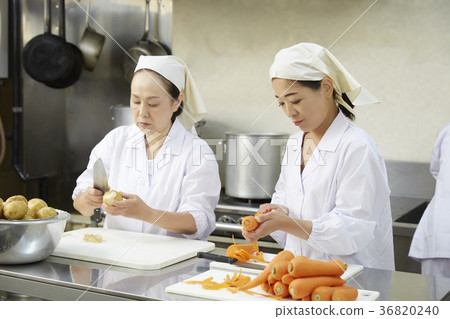 Cook of lunch Cook of lunch 36820240