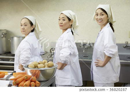 Cook of lunch Cook of lunch 36820287