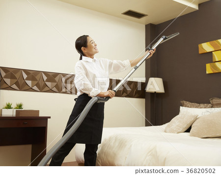 Shrewd cleaning staff 36820502