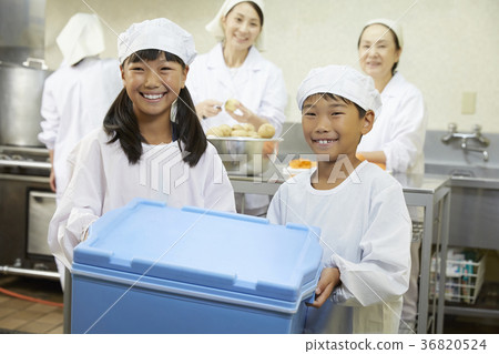Elementary school lunch Elementary school lunch 36820524