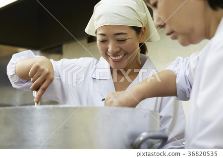 Cook of lunch Cook of lunch 36820535