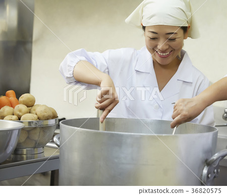 Cook of lunch Cook of lunch 36820575