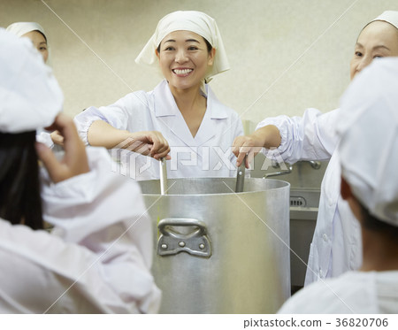 午餐做飯 36820706