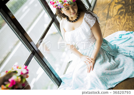 Hula dancer portrait 36820793