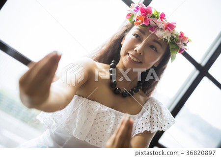 Hula dancer dance 36820897